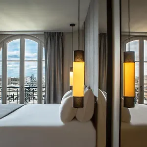 Flanelles Hotel Parijs